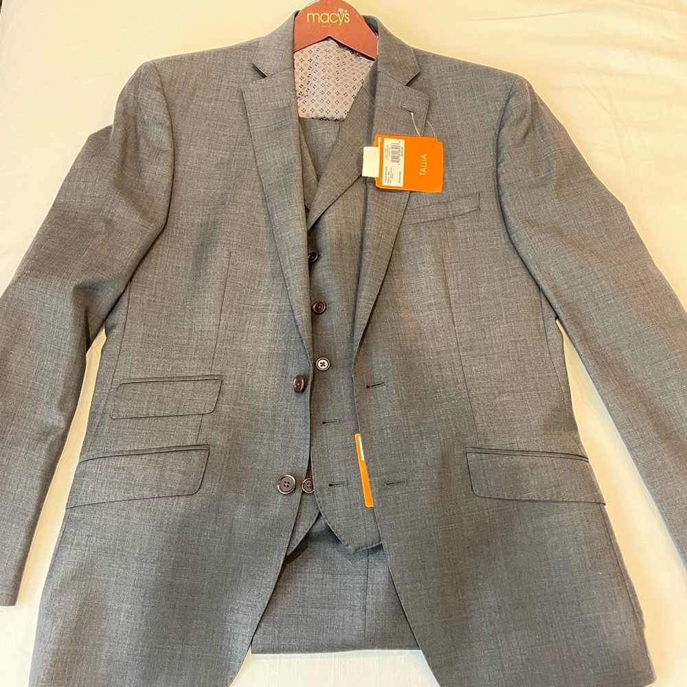 Tallia Men’s 3 piece suit